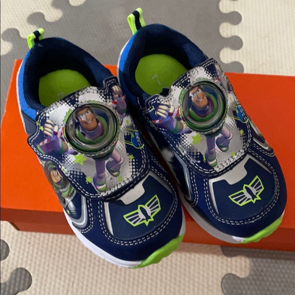 buzz lightyear size 7 sneakers